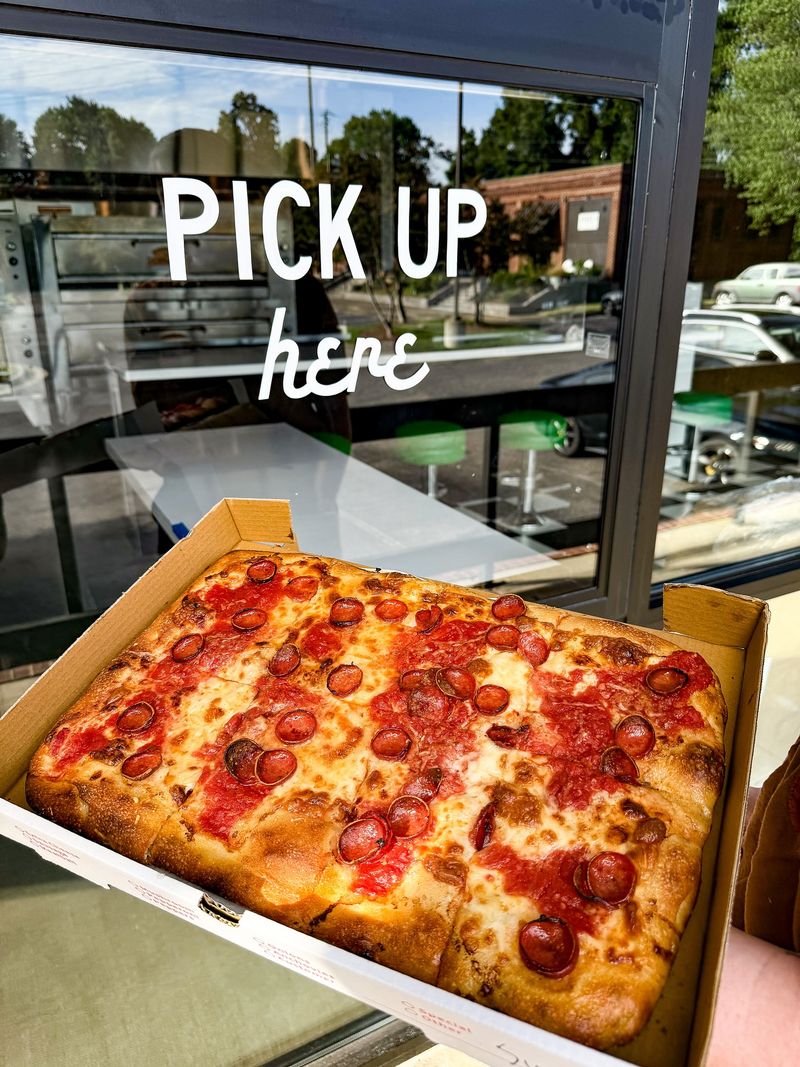 Oakwood Pizza Box (Raleigh)