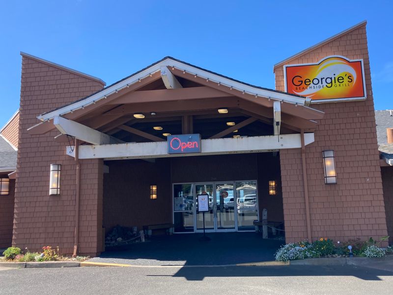 Georgie’s Beachside Grill, Newport