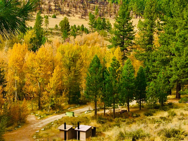 A Hamlet That Keeps Its Seasons Instead of Marketing Them