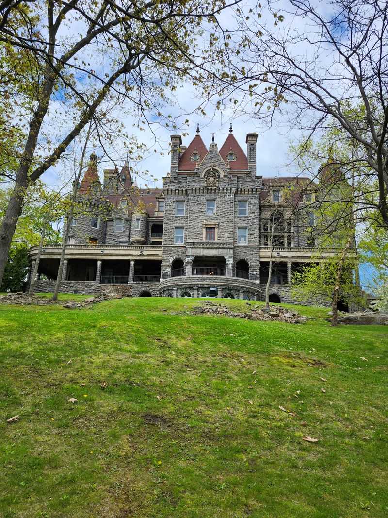 The Romantic Tragedy Behind Boldt Castle