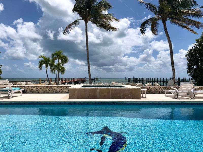 A Reef Afternoon That Doesn’t Rush You