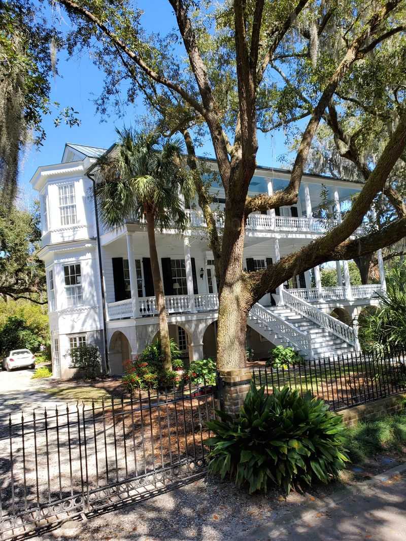 Slow Mornings And Side-Street Discoveries