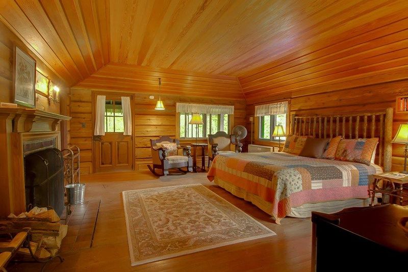 Historic Cabins That Keep Their Vintage Soul