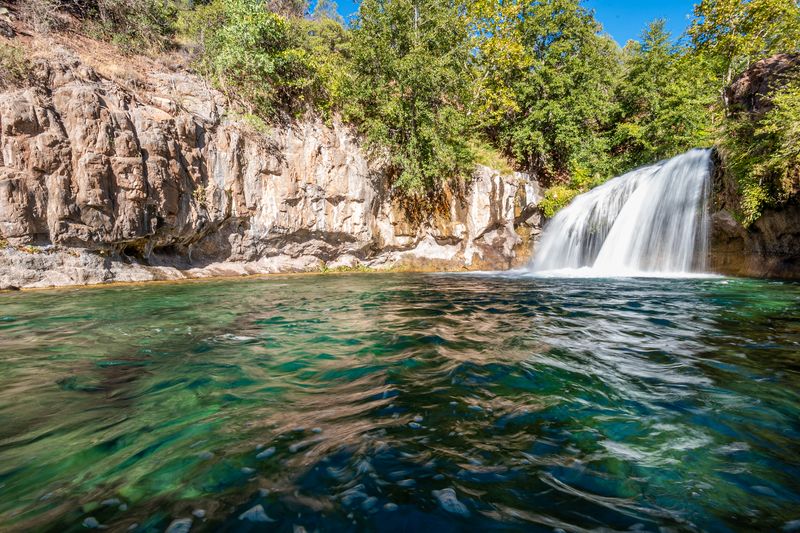 How Fossil Creek's Crystal-Clear Water Defies Arizona's Arid Landscape