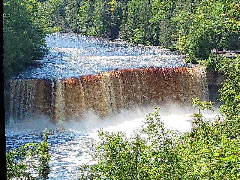 Tahquamenon Falls State Park – Waterfalls & Paddling (Paradise/Newberry, MI)