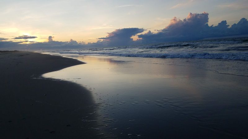 Soundside Mornings And Beaches That Breathe