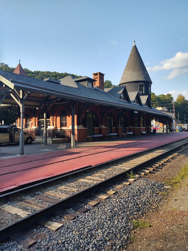 A Scenic Railway Keeps 19th-Century Travel Alive