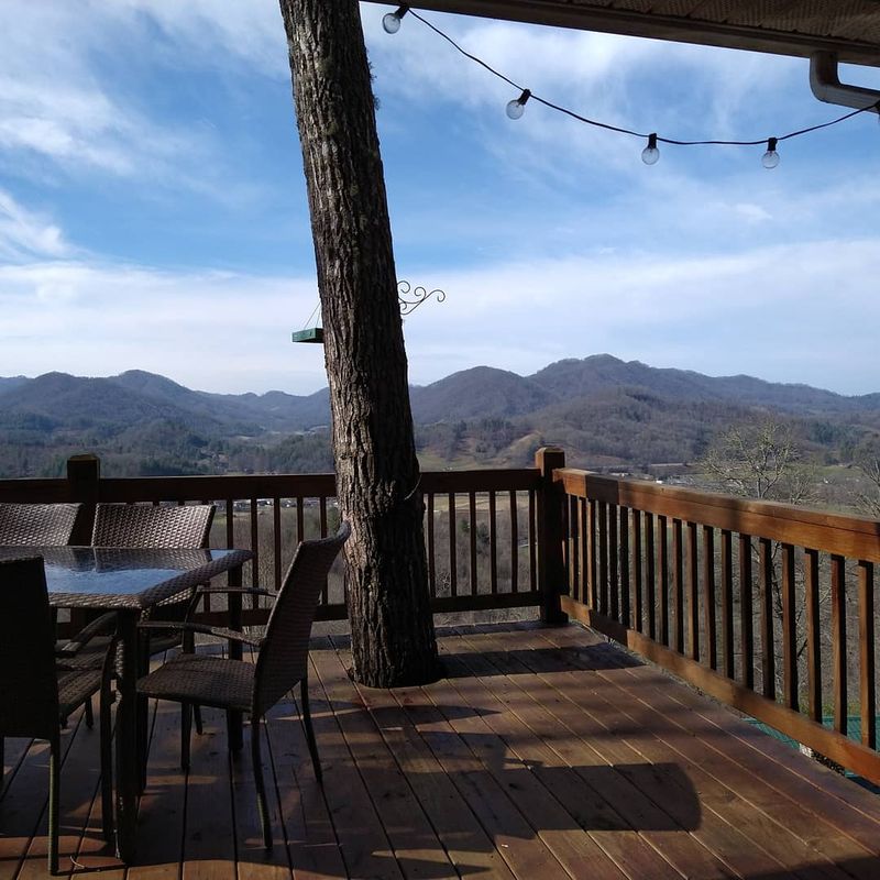 The Town Blends Outdoor Adventure With Peaceful Cabin Stays And Cozy Mountain Lodges