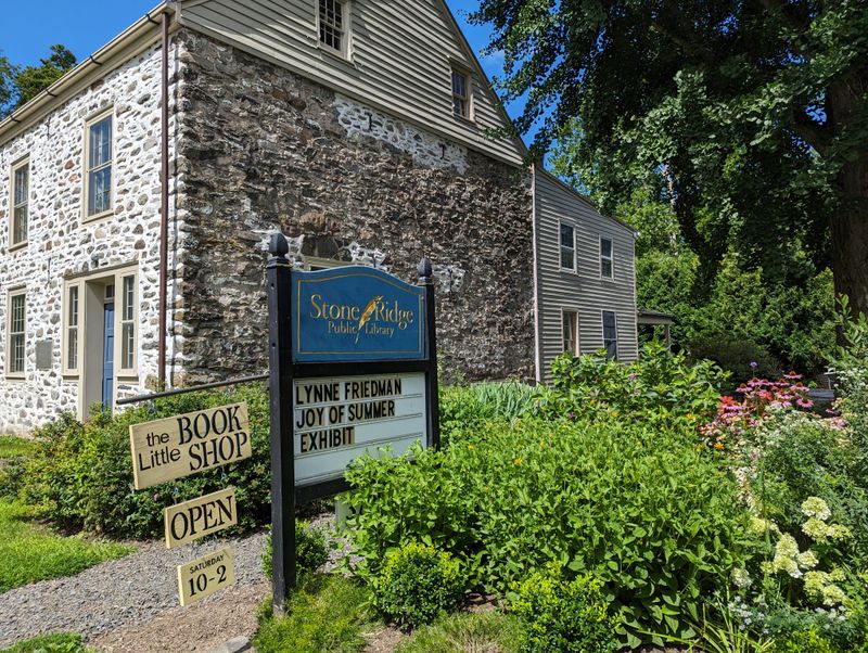 A Main Street Where Colonial History Still Shapes Everyday Life