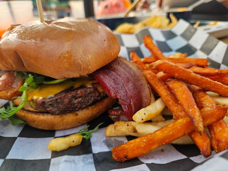 Cheeseburger In Caseville (Caseville)