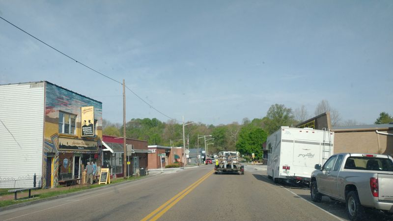 Damascus' Community Spirit