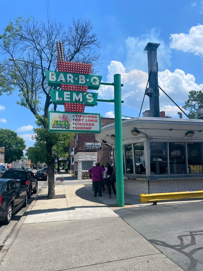 Know Before You Go: Hours, Lines, And Neighborhood Essentials