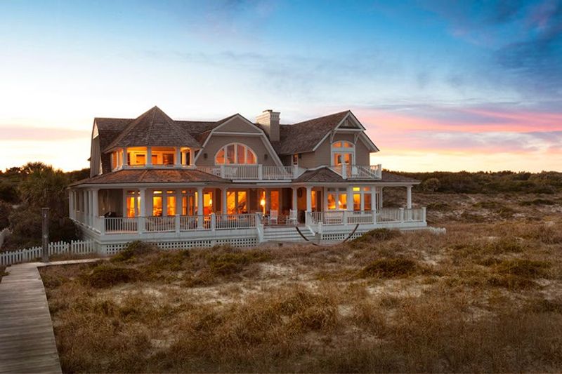 A Hidden Balance of Coastal Comfort and True Off-the-Grid Serenity