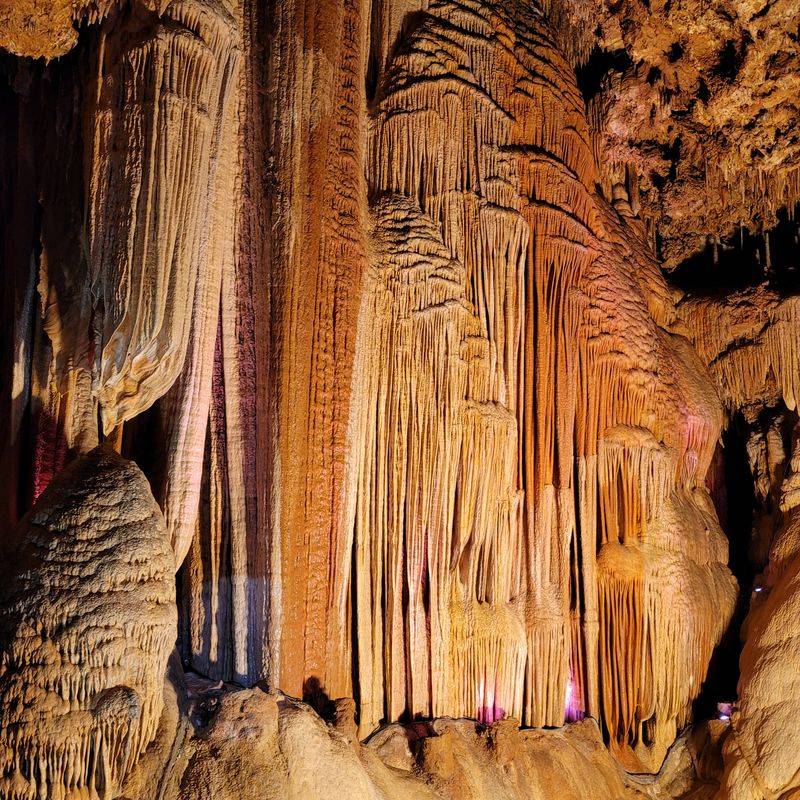 Meramec Caverns (Stanton)