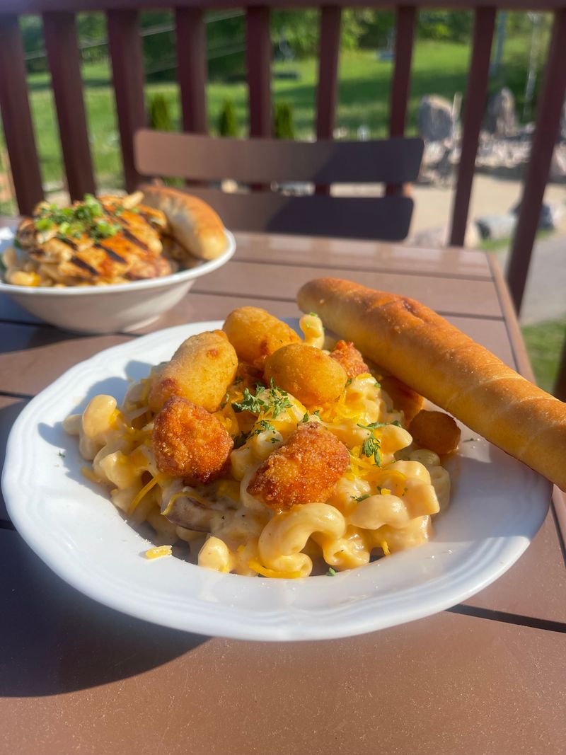 Mulligan's Bar And Grill For Convenient Dining