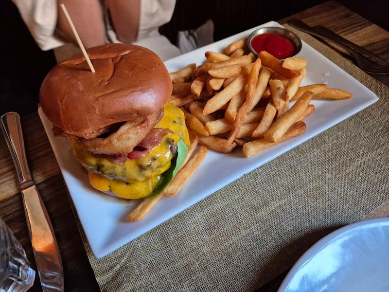 The Tavern Served As A Hub For Revolutionaries And Early American Leaders