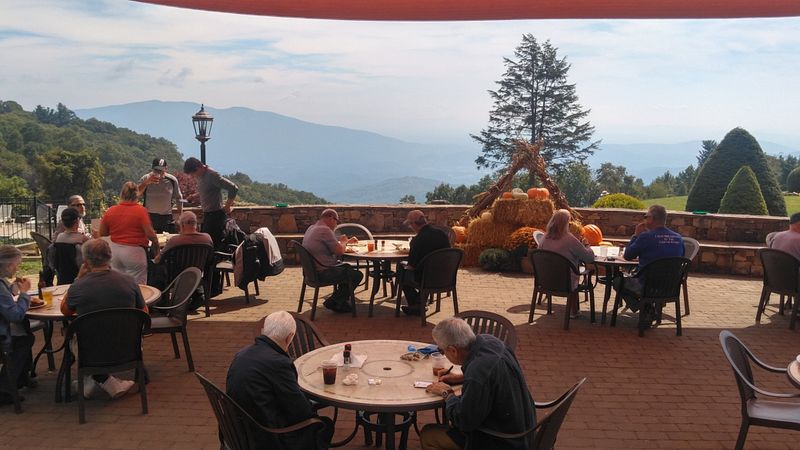 Mountain Dining Designed For Long, Unrushed Evenings