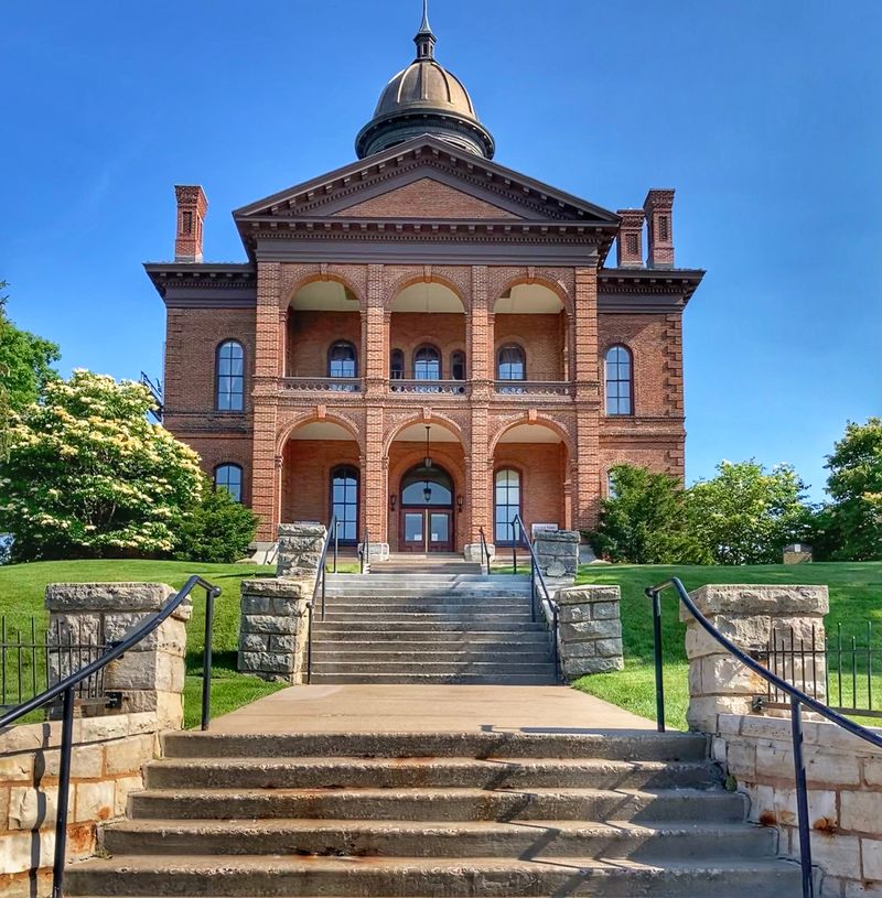 Cafés and Bakeries Become Warm Havens Against the Winter Chill
