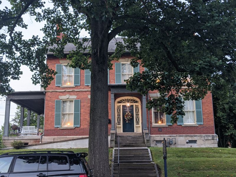 The Peaceful Vibe Of Marietta's Historic District