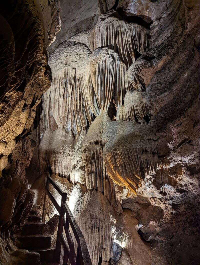 Talking Rocks Cavern (Branson West)