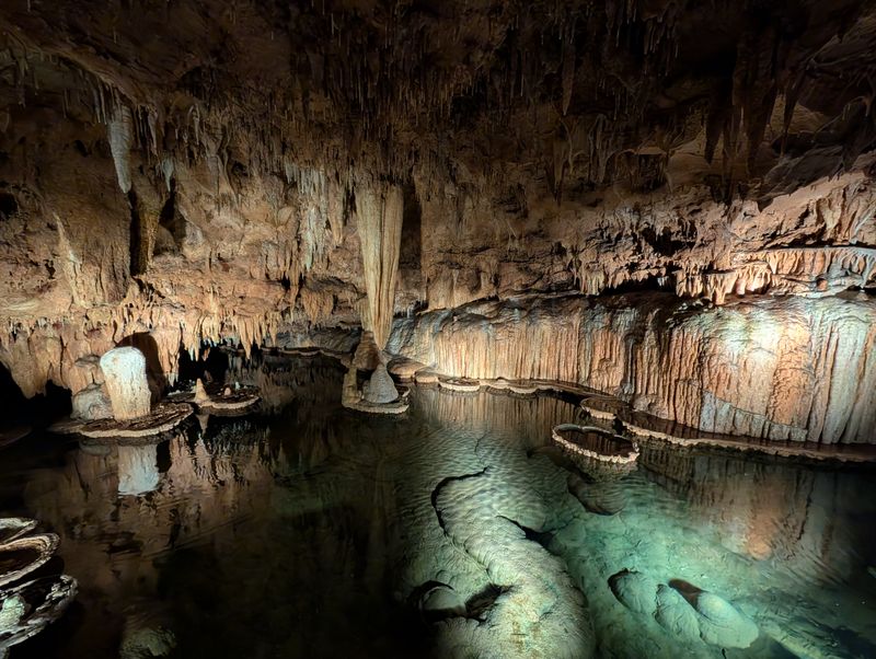 Onondaga Cave Tours (Leasburg)