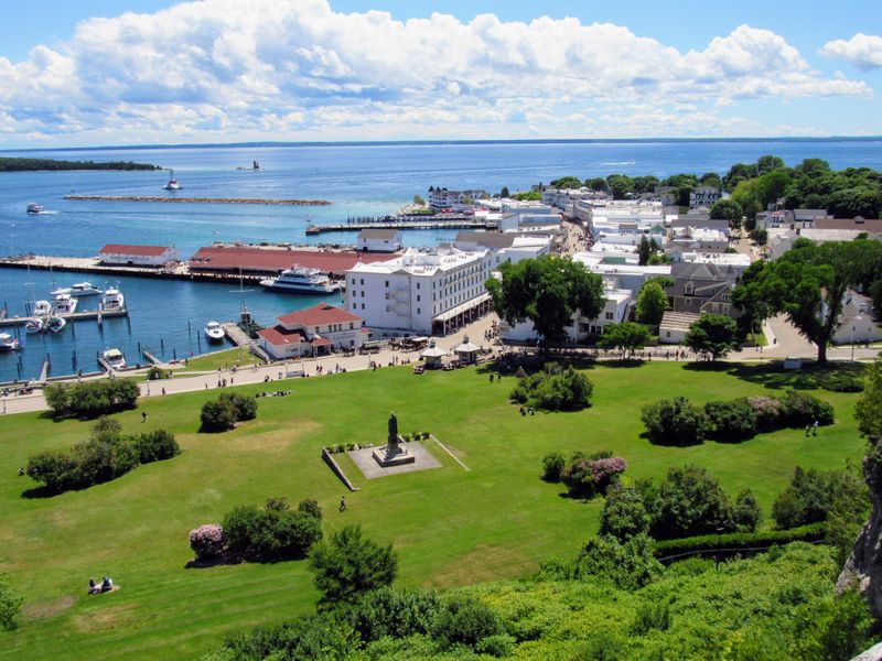 Mackinac Island Lilac Festival (Mackinac Island)