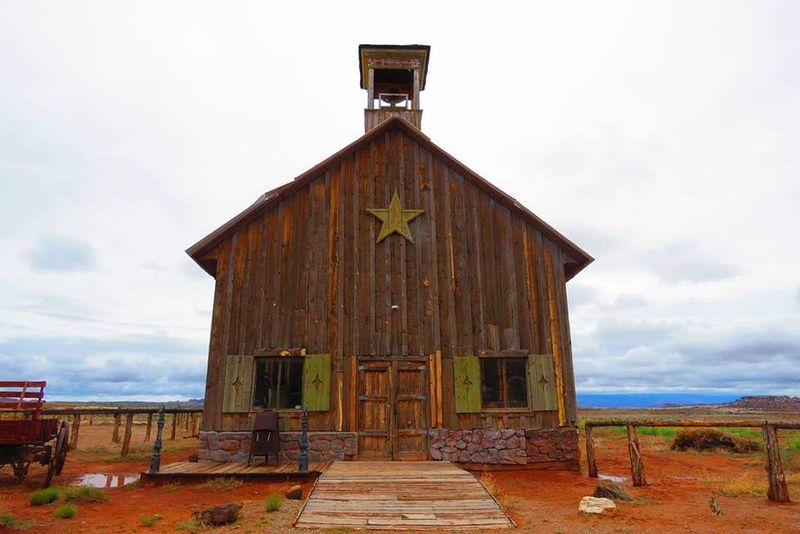 Local Cafes and Desert Lodges Cultivate a Slow-Paced Community Feel