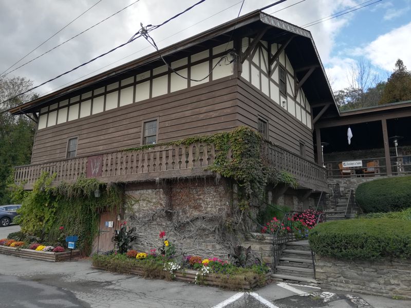 Small Town, Big Community: Why Naples Feels Like Family