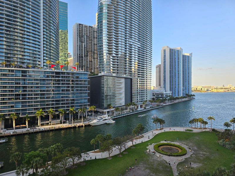 Miami Circle Park At Brickell Point (Brickell)