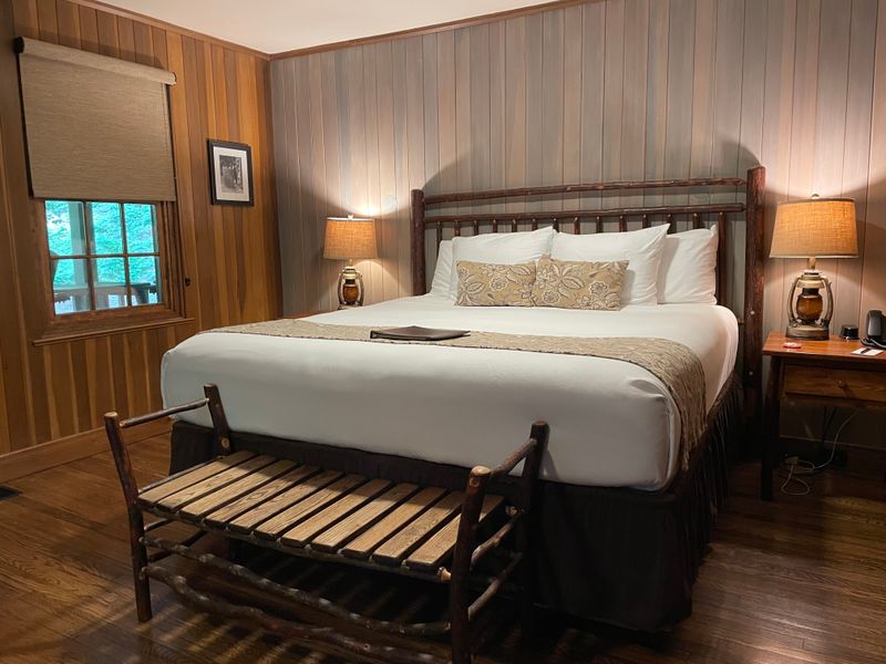 Guest Rooms With A Quiet Backbone