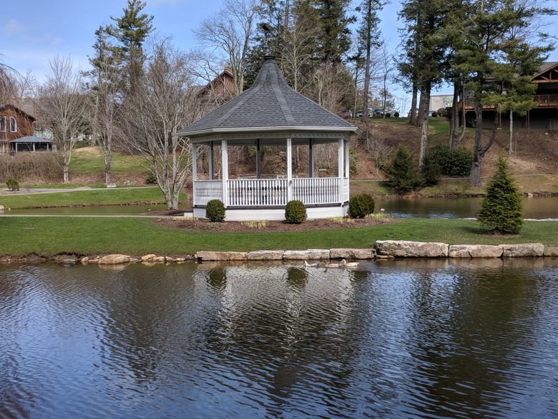 Quiet Evenings And Thoughtful Lodging