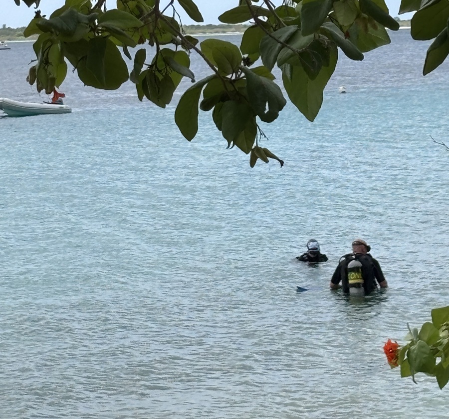 Shore divers on Bonaire