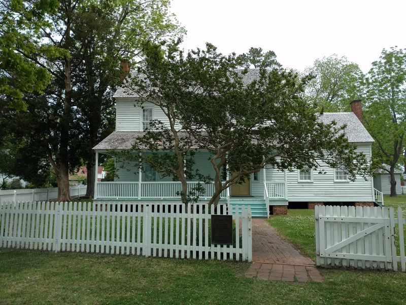 A Walkable Historic District Invites Visitors Into Living History