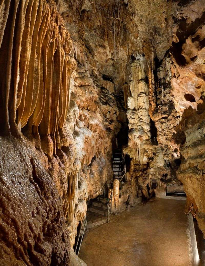 Bridal Cave (Camdenton)