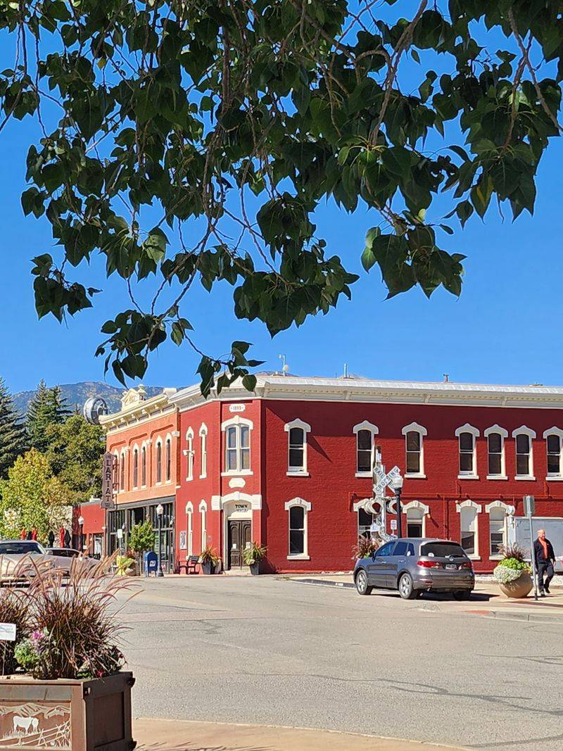 A Laid-Back Mountain Town Locals Quietly Treasure