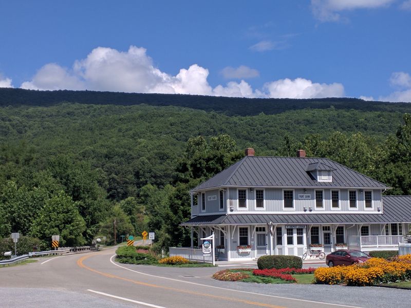 A Virginia Town With Fewer Than A Hundred Residents — And No Crowds