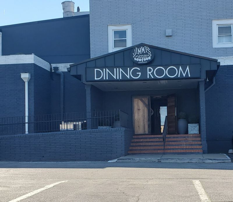 Jimmy’s Offers Both Dining And Carryout To Handle Massive Demand