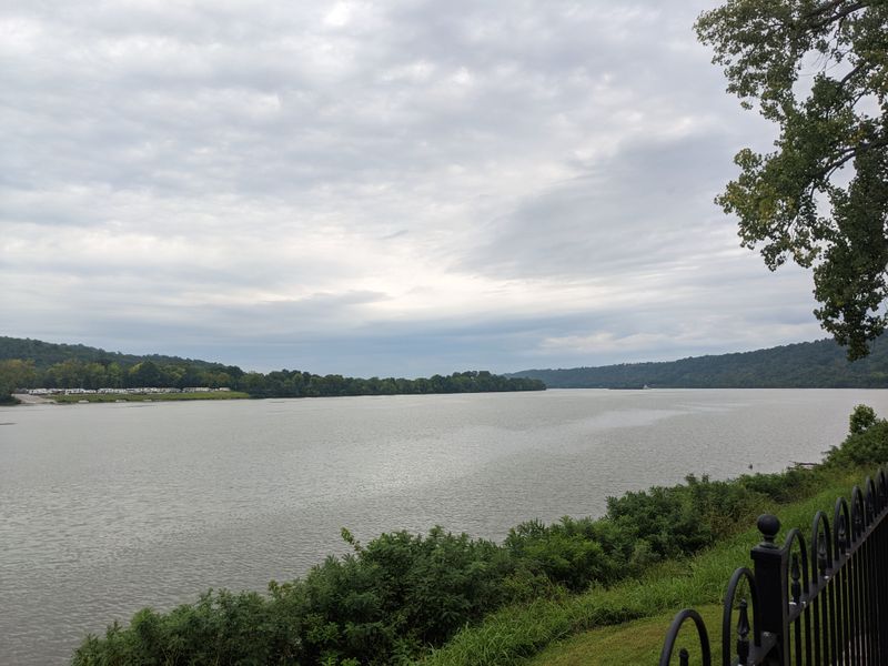 A Riverfront That Keeps Its Own Counsel