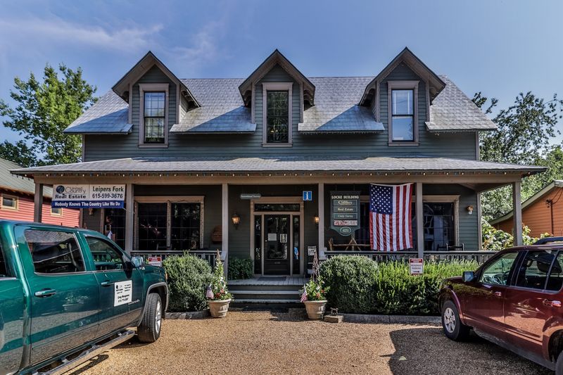 A Tiny Rural Village Preserved Amid Tennessee’s Rolling Hills