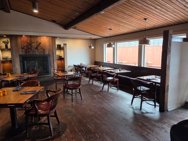 Wayfarer Restaurant & Lounge, Cannon Beach