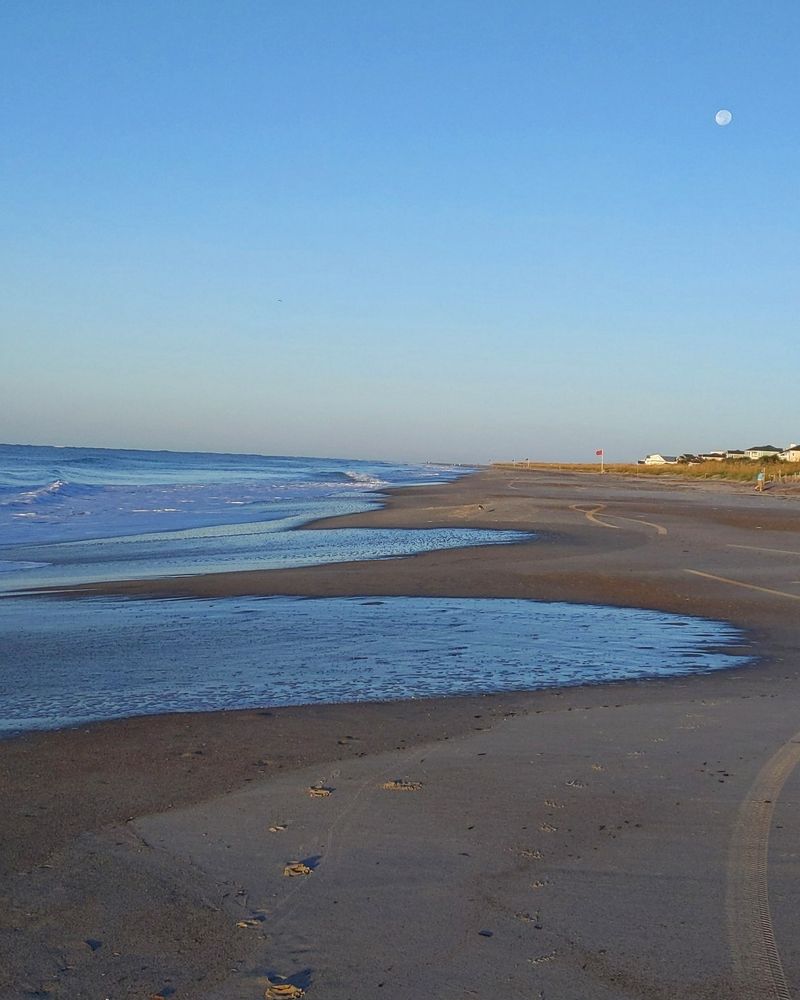 Public Beach Access Points That Actually Accommodate Visitors