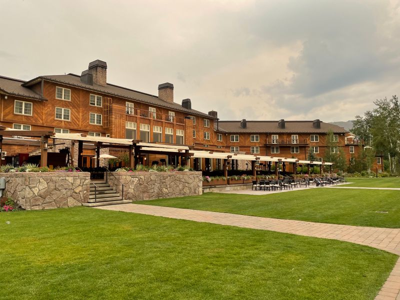 Vintage Lodges And Modern Cottages