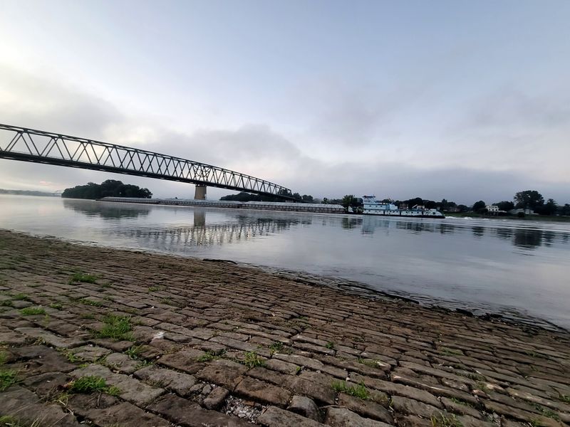 Rivers That Think In Complete Sentences