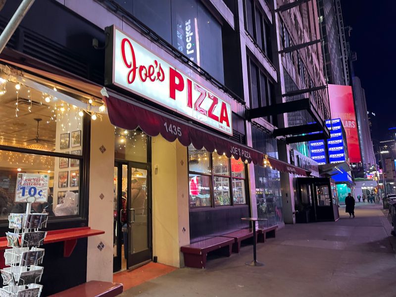 Joe’s Pizza – The Quintessential Slice