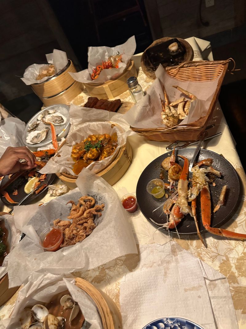 Crab House NYC – Famous Midtown Seafood Feast