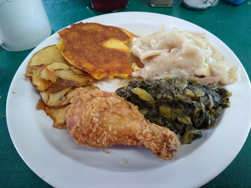 Why The Fried Chicken Keeps Regulars Talking