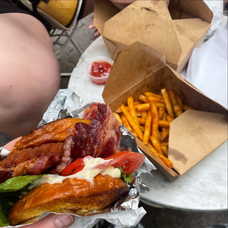 Café Whispers And A Steady Lunch Rhythm