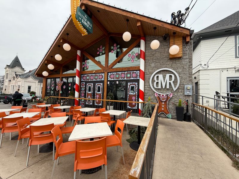 Weekend Crowds Tell The Story