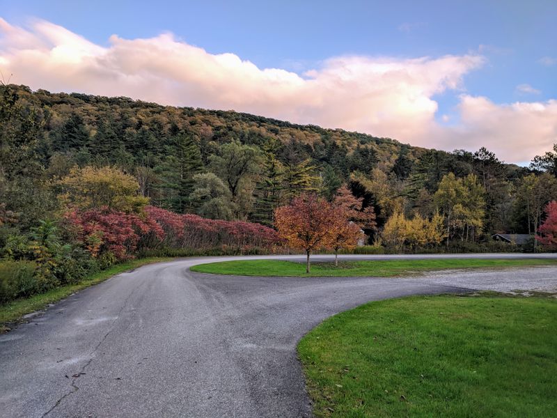 Quiet Roads and Serene Views for Your Perfect Drive