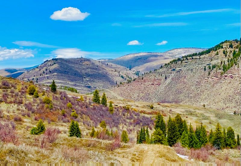 Minturn's Off-The-Beaten-Path Location Keeps The Crowds At Bay
